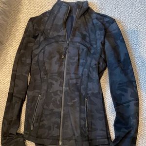 Lulu Lemon black camo zip up jacket size 4